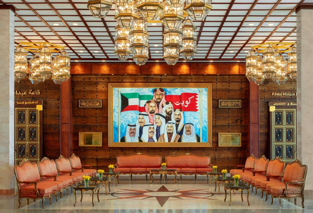 Radisson Blu Hotel, Kuwait Кувейт Екстериор снимка The lobby of the hotel