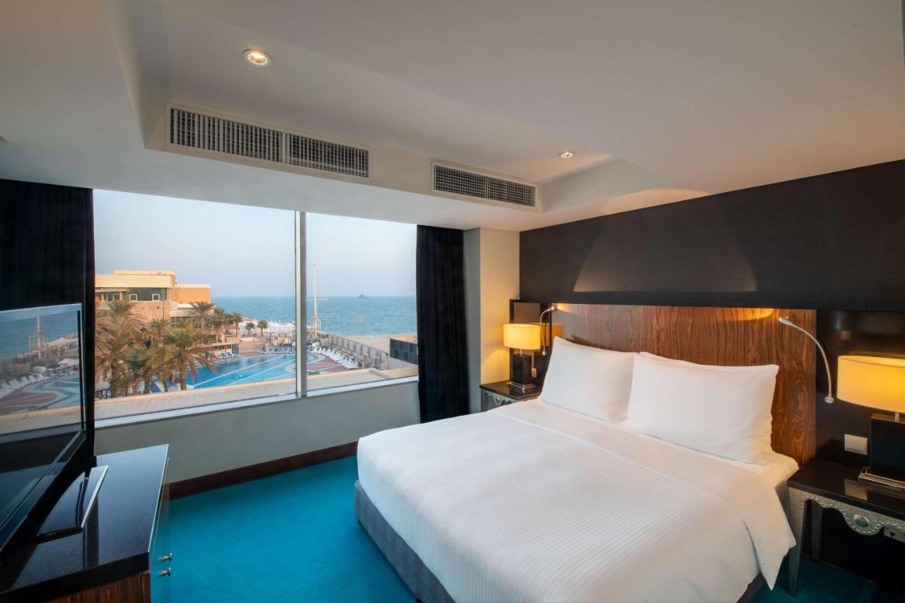 Radisson Blu Hotel, Kuwait Кувейт Екстериор снимка A bedroom at the Hilton Tel Aviv